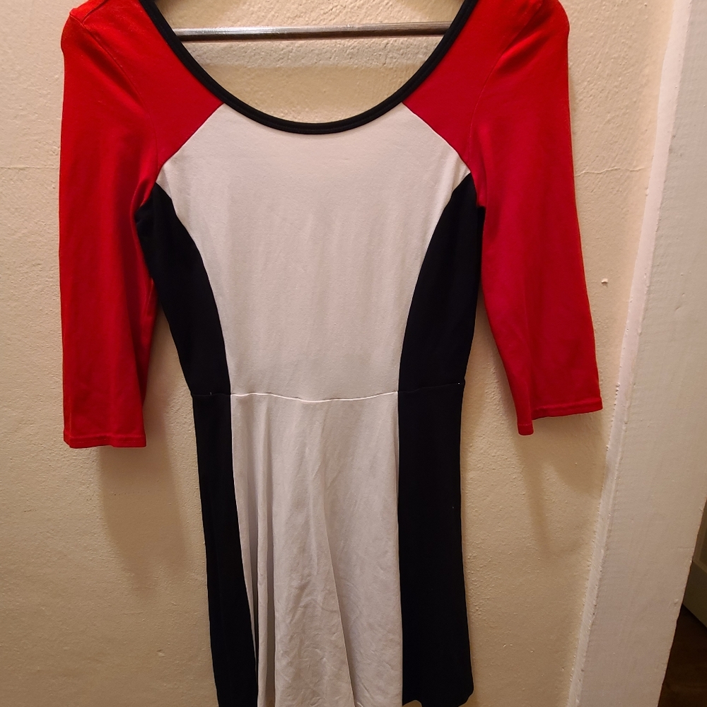 Dress - Picture 2 of 2